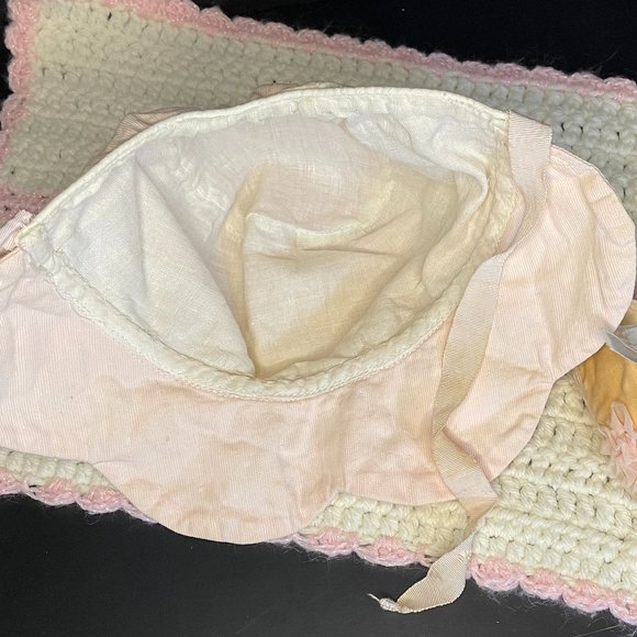 VTG 1950s Mrs. Day's Ideal Baby shoes and Bonnet - Picture 11 of 13